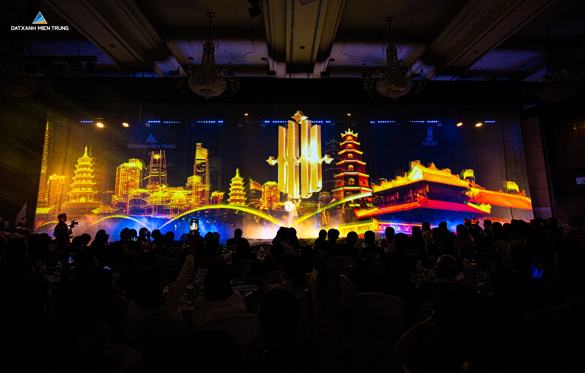 Huế bừng sáng trong chương trình nghệ thuật “A Premier Show – Heritage in Harmony”