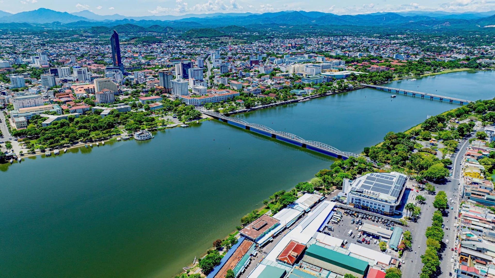 Thành phố Huế 6 tháng đầu năm: Nền kinh tế di sản tăng trưởng kỷ lục